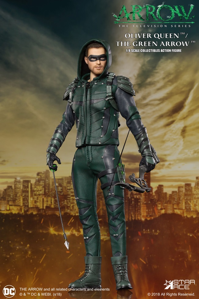 Arrow: Green Arrow (S7) - 1:8 Scale Deluxe Figure image