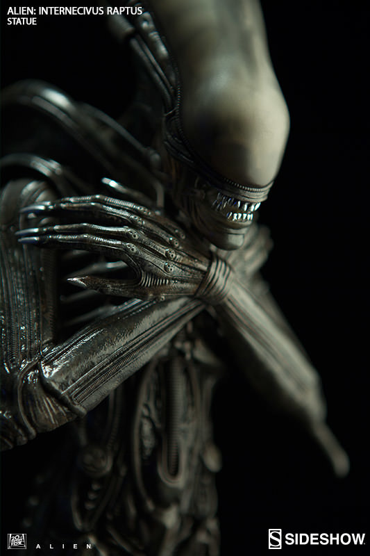 Alien - Xenomorph Internecivus Raptus Statue image
