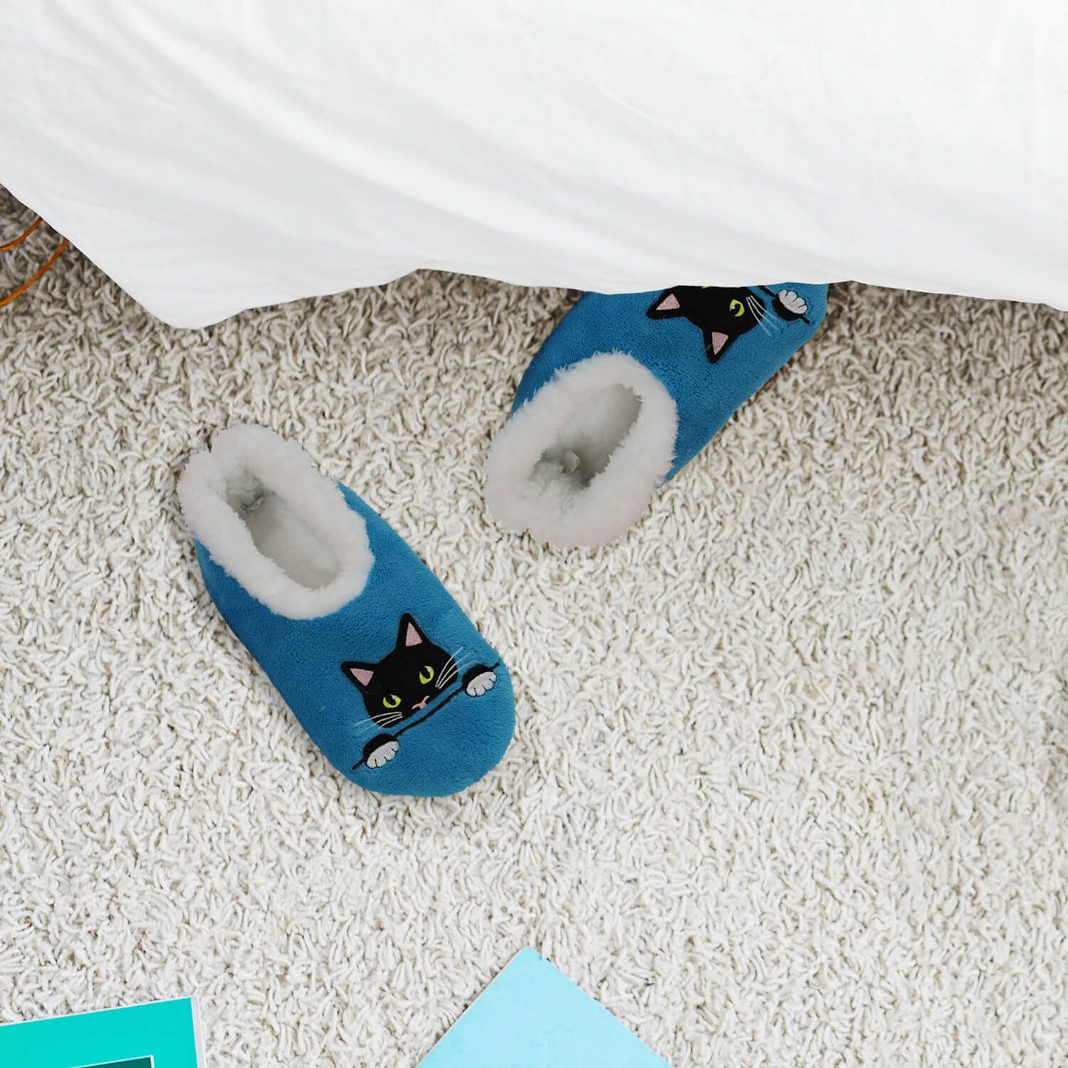 Slumbies Peek-A-Boo Cat Pairables Slippers (L) image