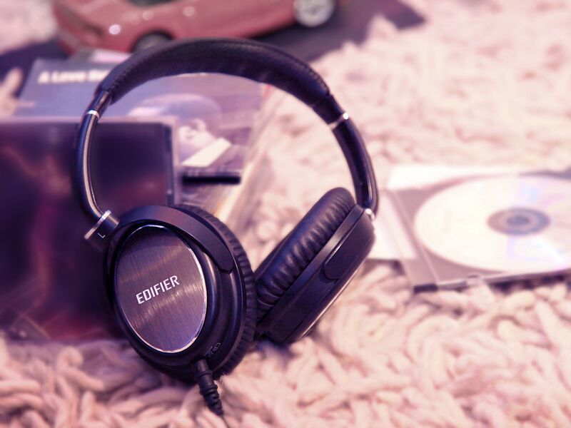 Edifier H850 Headphones image