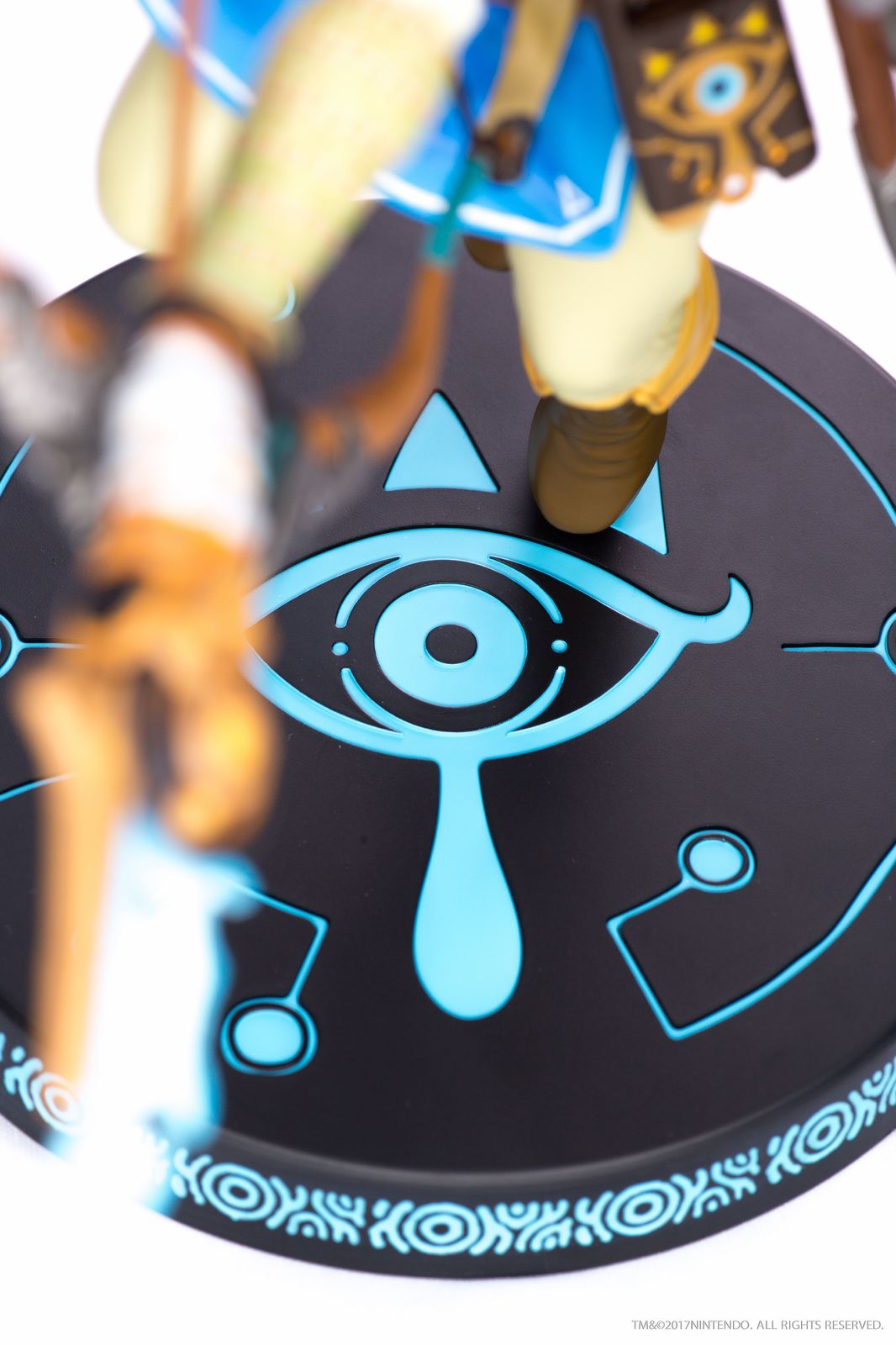 Legend of Zelda: Breath of the Wild - 10" Link PVC Statue image