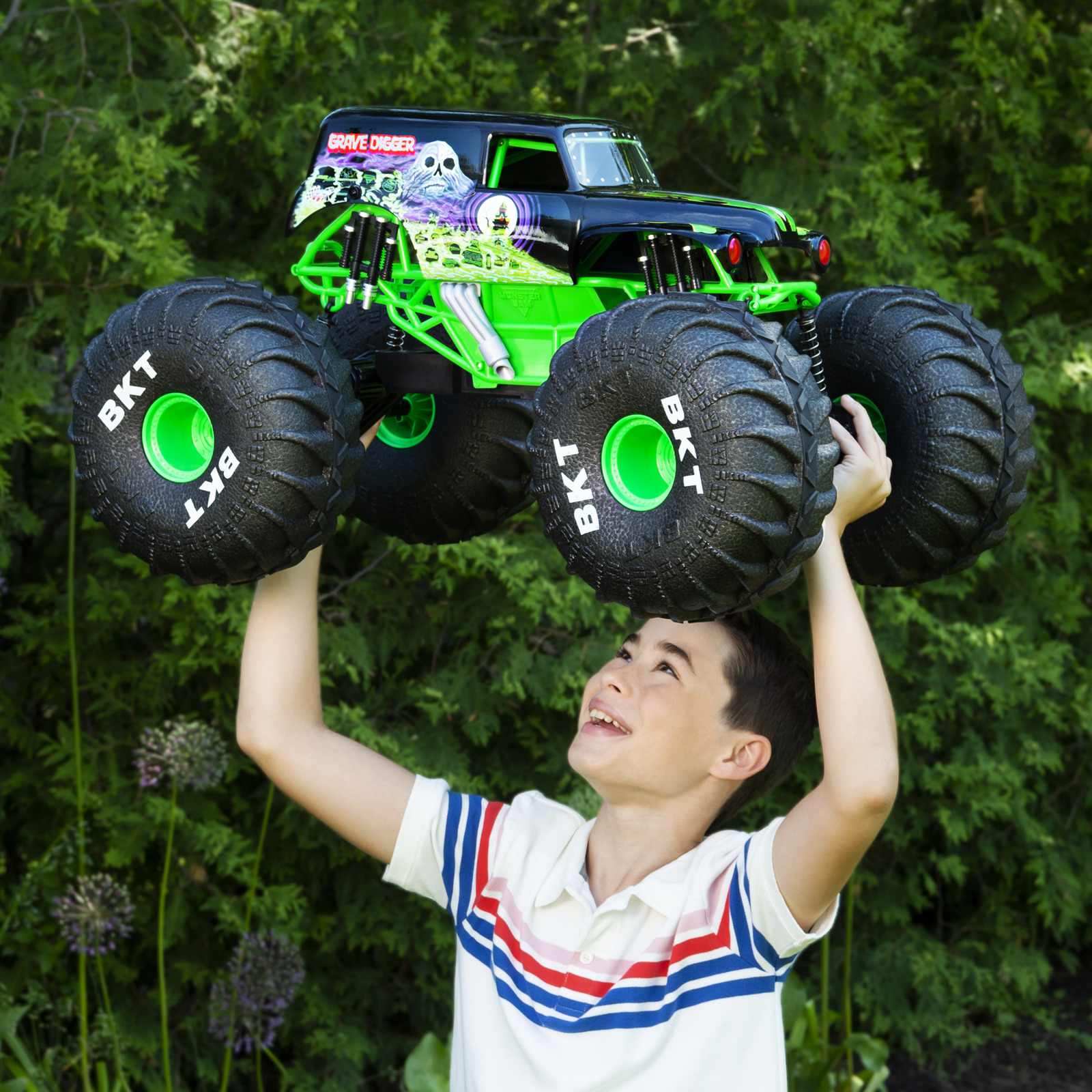 Buy Mega Grave Digger 16 Scale RC Car at Mighty Ape NZ
