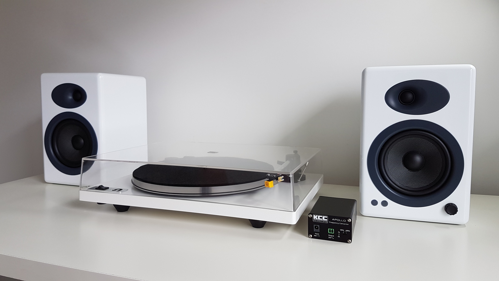 Audioengine 5+ Powered Bookshelf Speakers (Pair) High-Gloss White image