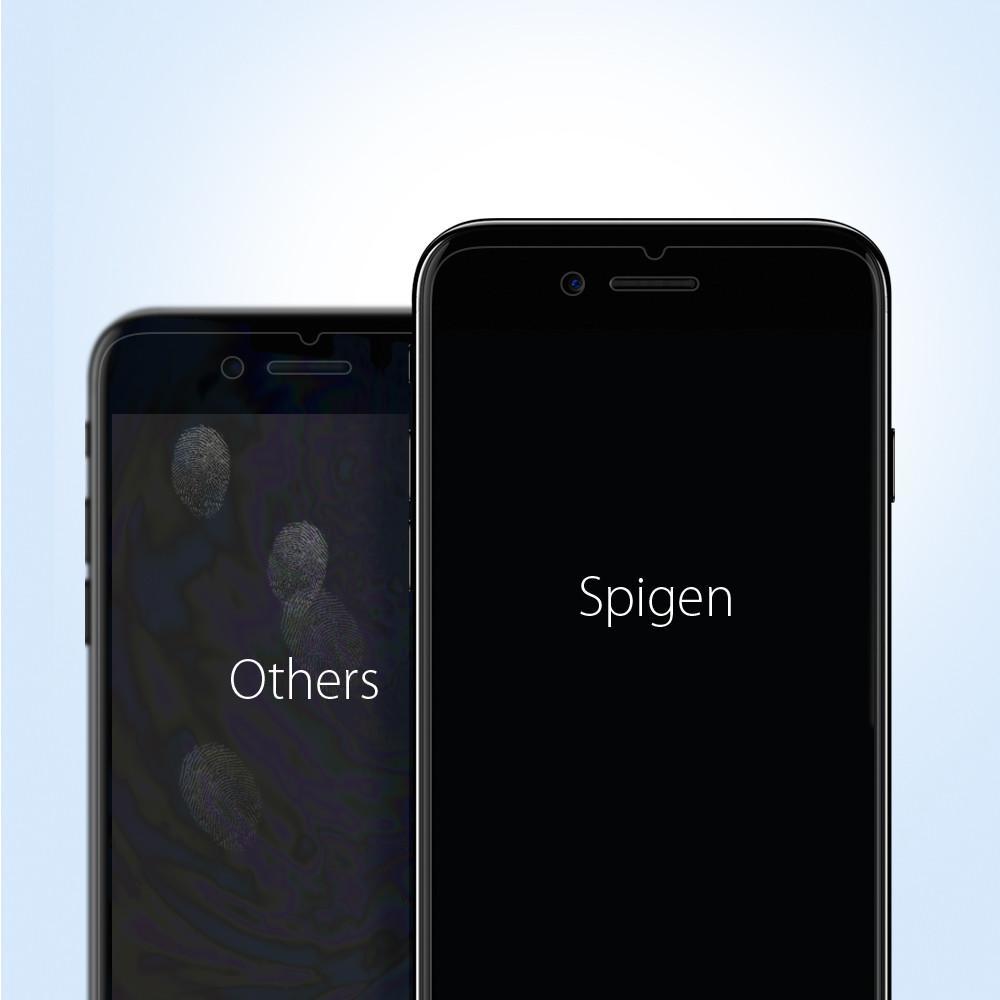 Spigen: iPhone 7 - Screen Protector Pack image