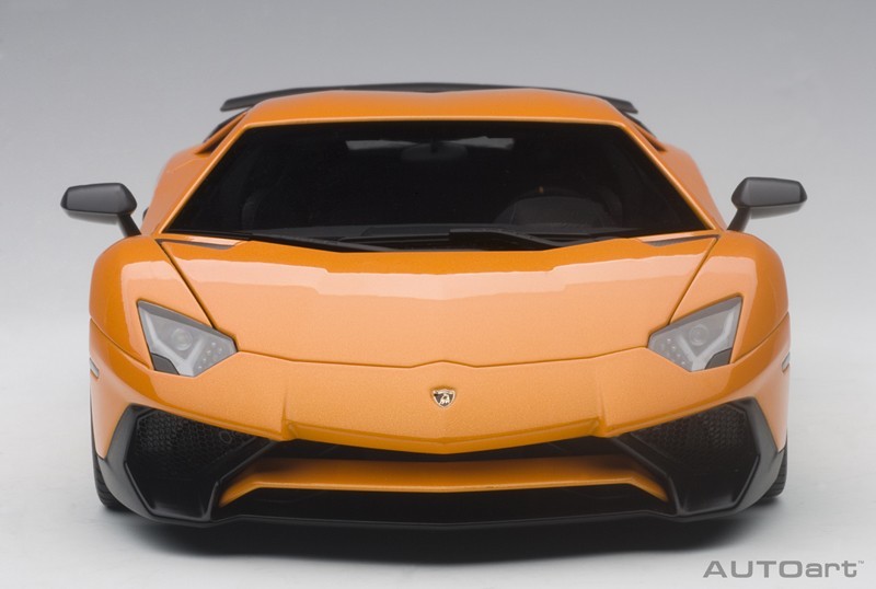 Autoart: 1/18 Lamborghini Aventador Lp750-4 Sv - Diecast Model image