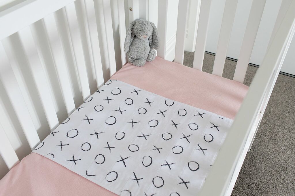 Brolly Sheets: Cot Pad with Wings - Hugs and Kisses