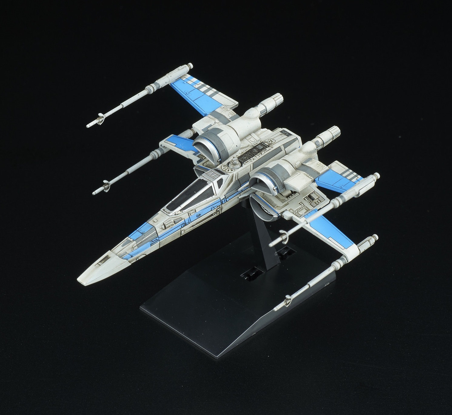 Star Wars: The Last Jedi - Resistance Vehicles Model Kit image