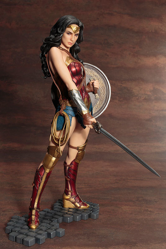 DC Comics: 1/6 Wonder Woman - Artfx+ Figure Set image