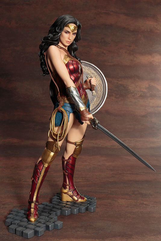 DC Comics: 1/6 Wonder Woman - Artfx+ Figure Set