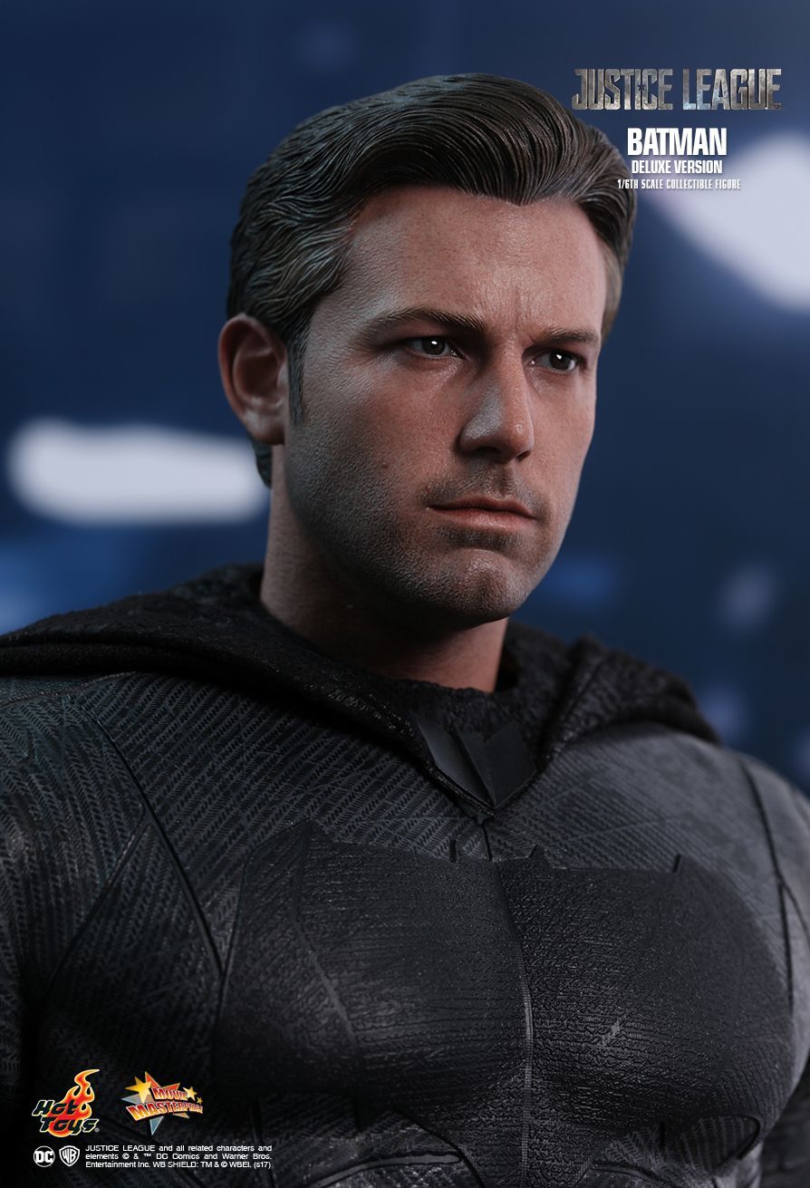 Justice League - Batman (Deluxe Edition) - 12" Articulated Figure image