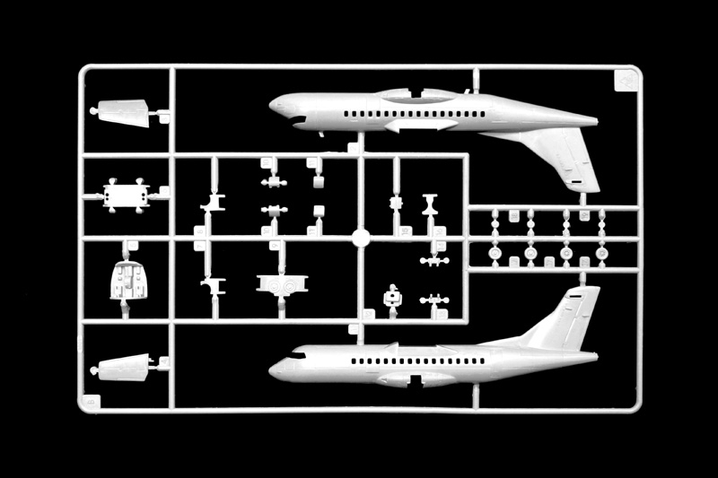 Italeri: 1/144 ATR 42-500 - Model Kit image