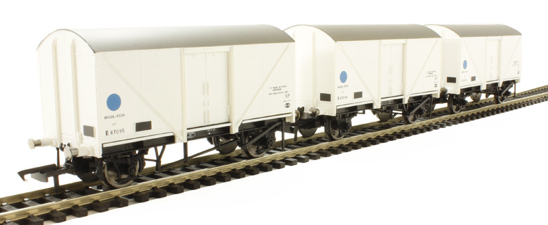 Hornby: 12-Ton Fish Vans - Blue Spot livery image