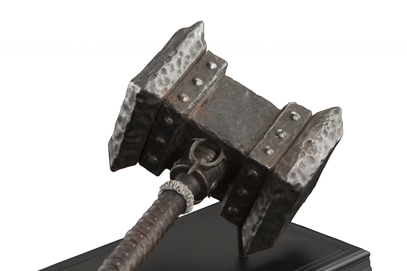 Warcraft Movie: Orgrim’s Doomhammer - 1:6 Scale Replica image