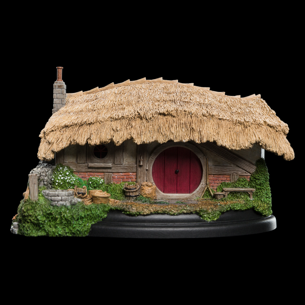 Lord of the Rings: Farmer Maggot's Hobbit Hole - by Weta image