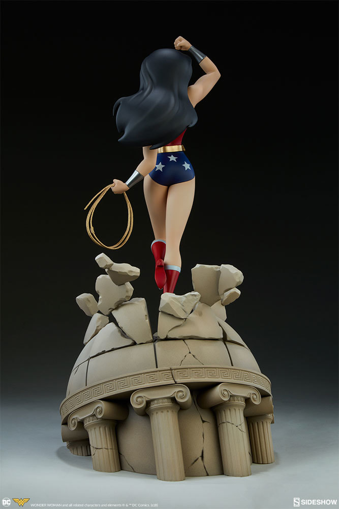 Wonder Woman (Animated) - 20" Premium Format Figure image