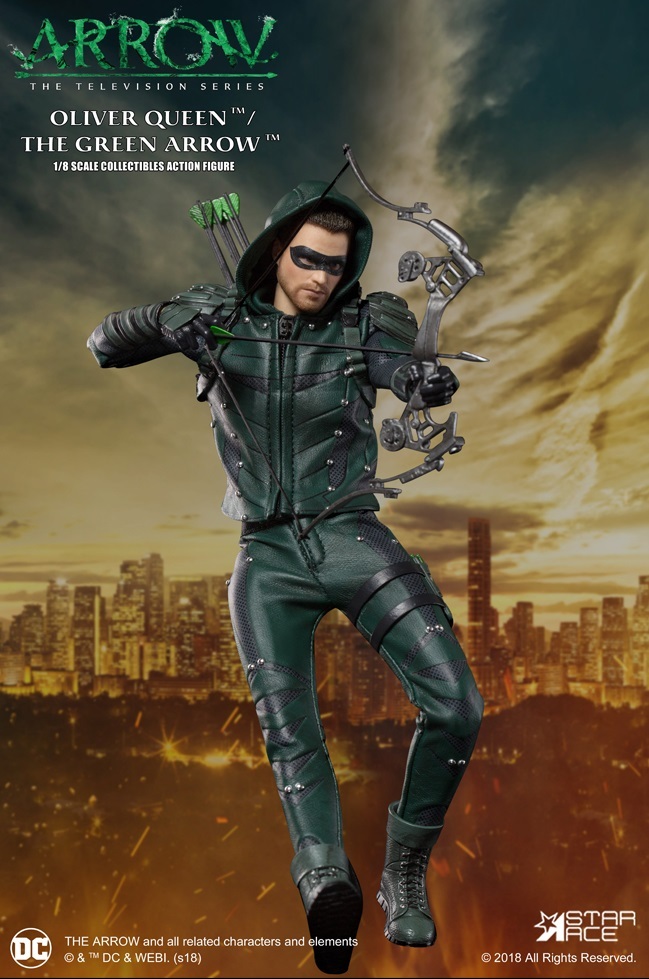 Arrow: Green Arrow (S7) - 1:8 Scale Deluxe Figure image
