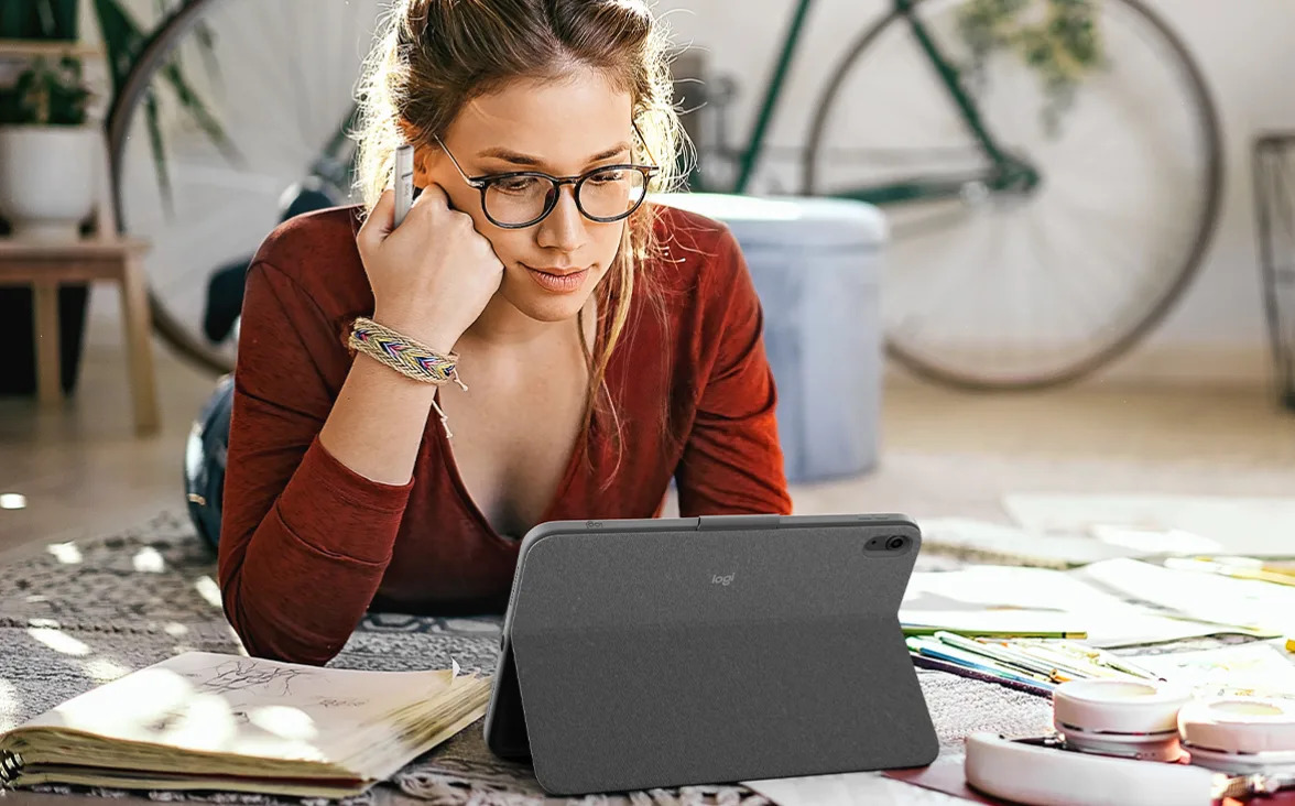 Logitech Combo Touch iPad (10th gen) at Mighty Ape NZ