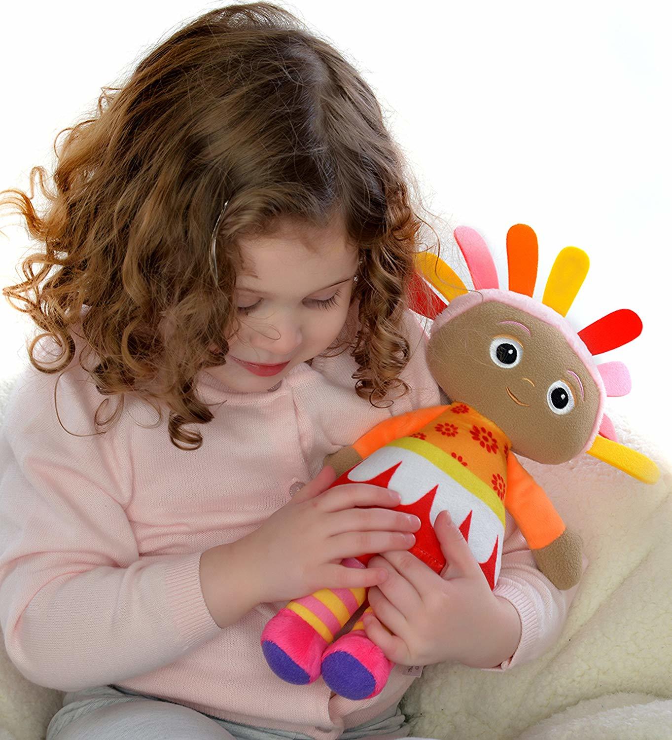 In the Night Garden: Upsy Daisy - 12" Snuggly Singing Doll image