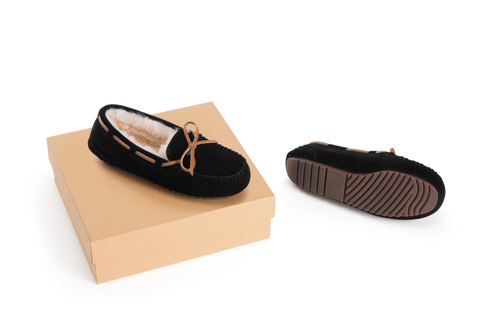 Outback Ugg Moccasins Tirari Premium Sheepskin Size 5M / 6W