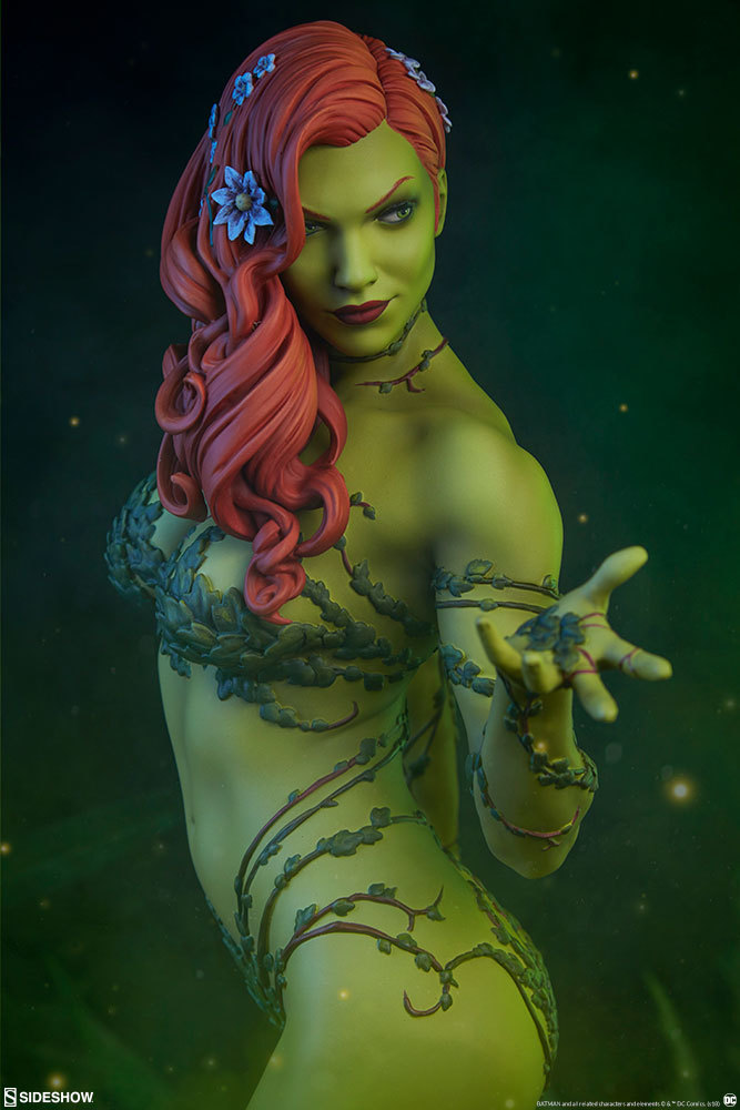 DC Comics: Poison Ivy - 22" Premium Format Figure image
