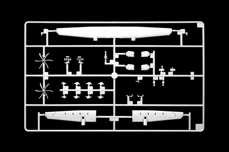 Italeri: 1/144 ATR 42-500 - Model Kit image
