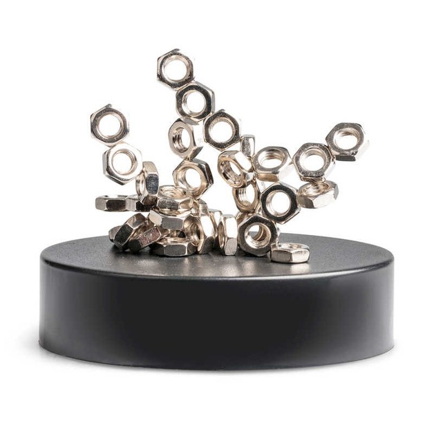 magnetic sculpture desk toy