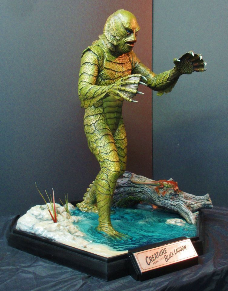 Creature from the Black Lagoon 1/3 Scale 26" Cinemaquette Statue at