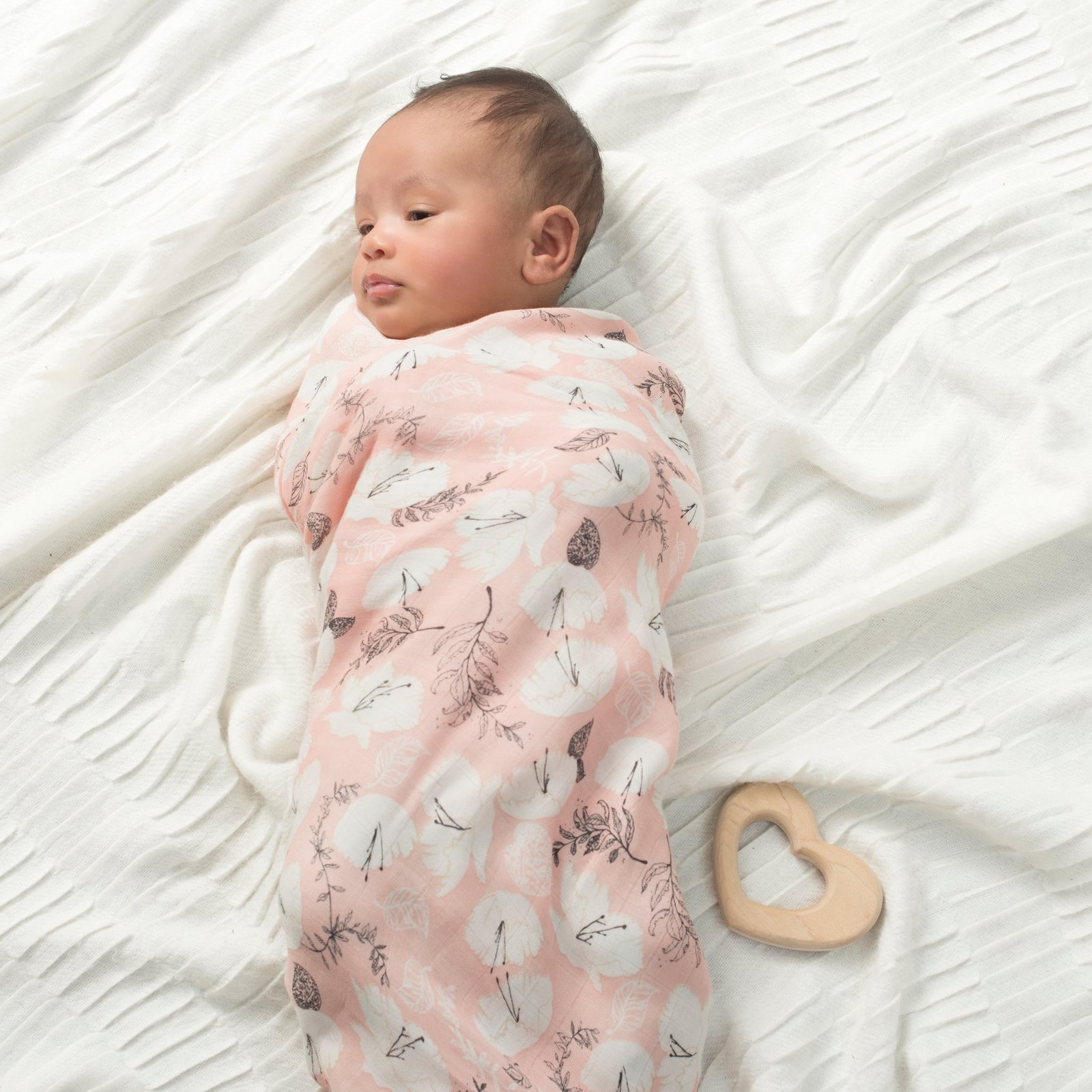 Aden + Anais: Silky Soft Bamboo Swaddle - Pretty Petals (3 Pack) image