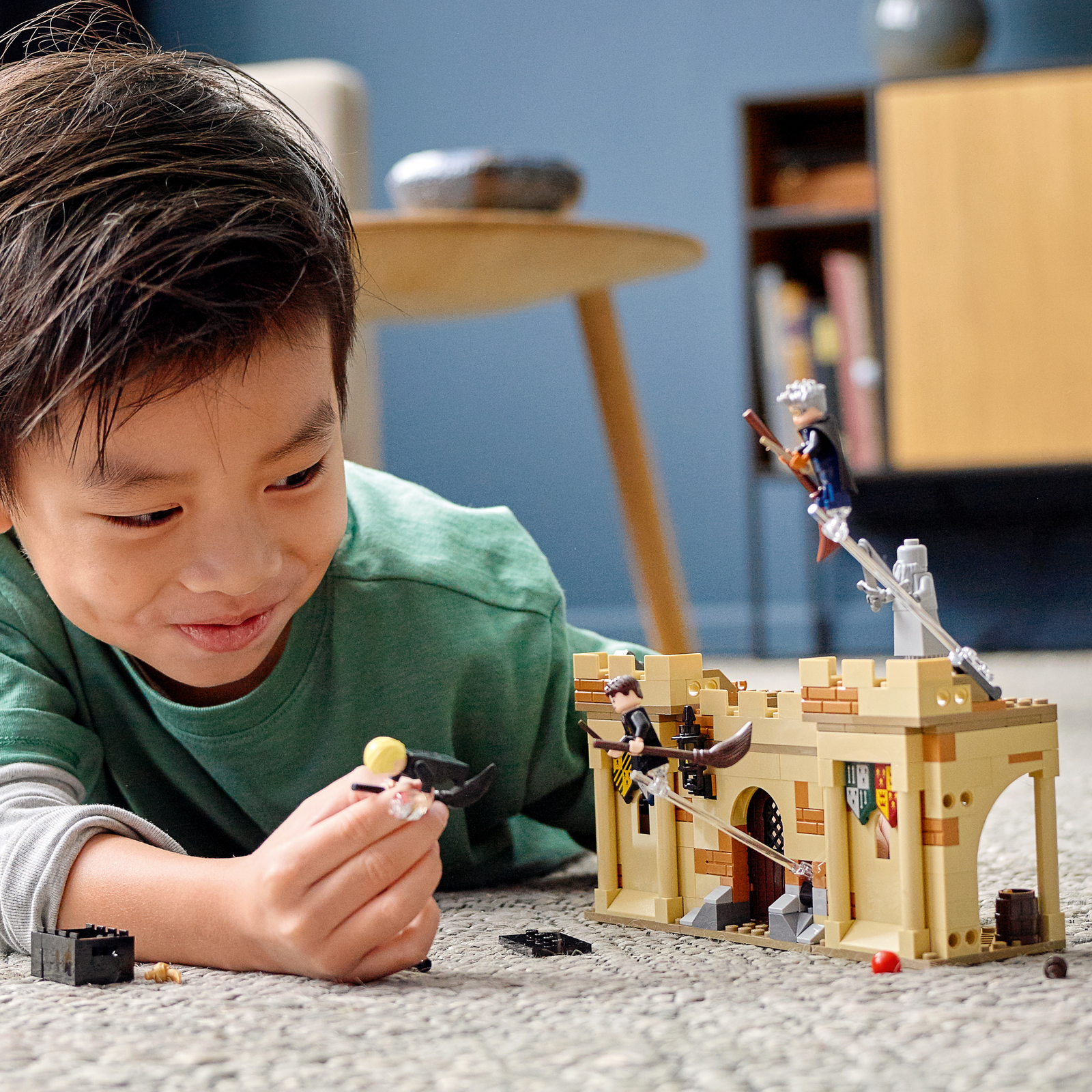 LEGO Harry Potter: Hogwarts - First Flying Lesson (76395) image