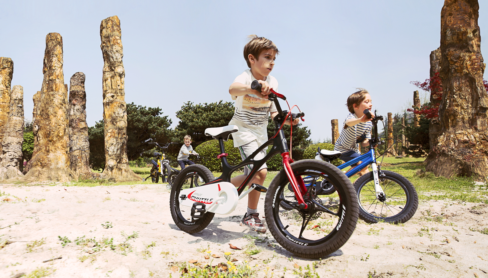 RoyalBaby: Space Shuttle RB-22 - 14" Bike (Purple) image