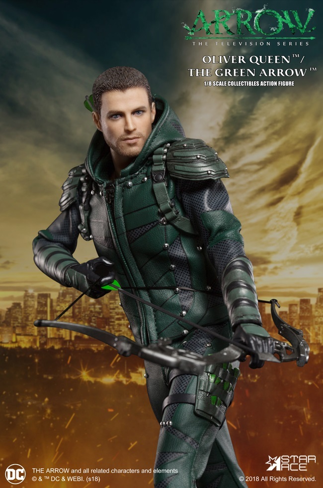 Arrow: Green Arrow (S7) - 1:8 Scale Deluxe Figure image