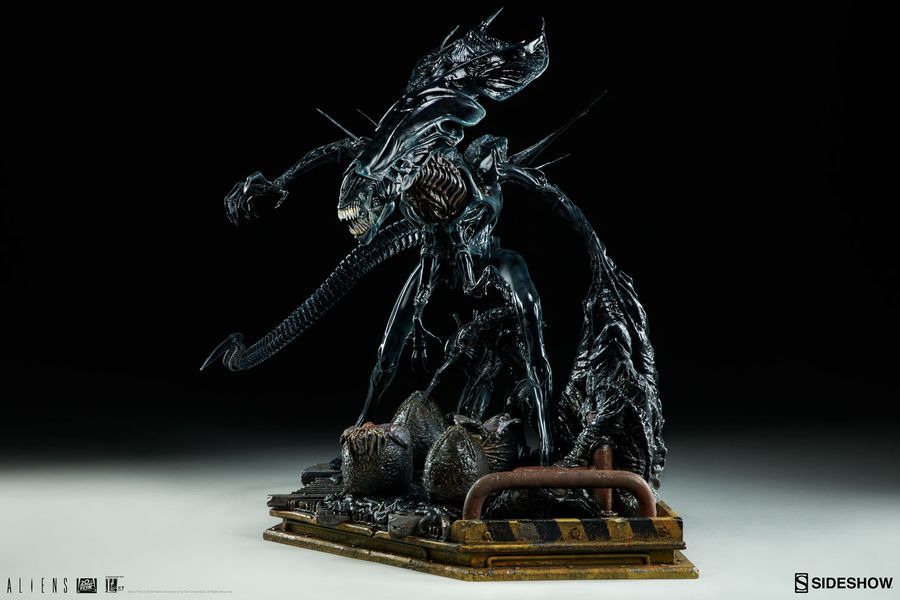 Aliens: Xenomorph Queen - 19" Maquette Statue image