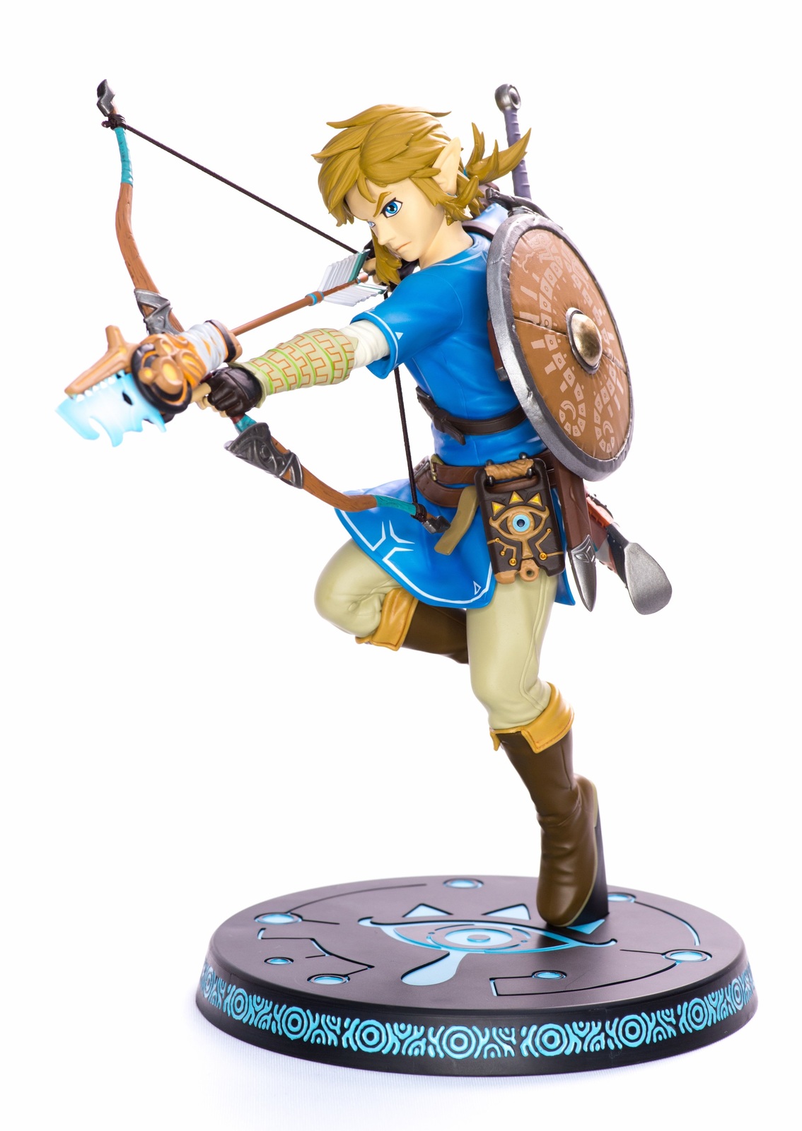 Legend of Zelda: Breath of the Wild - 10" Link PVC Statue image