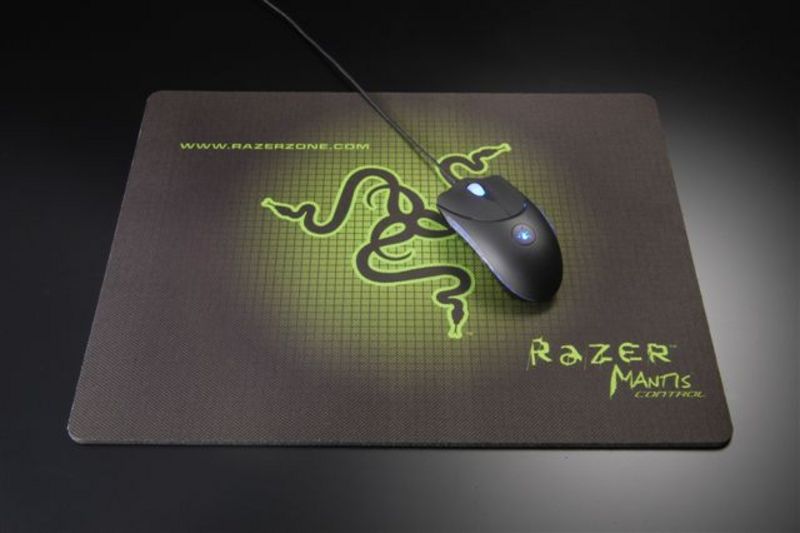 Razer Mantis Mouse Mat Control image