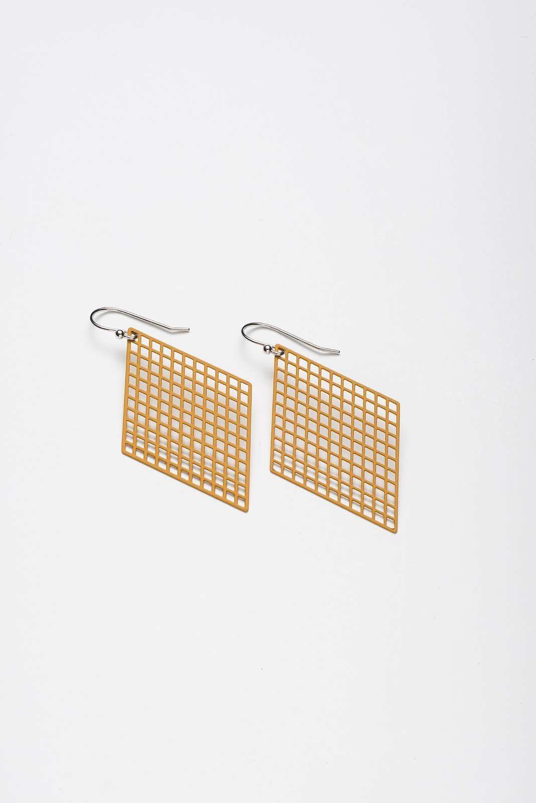 Stilen: Kite Mustard earrings