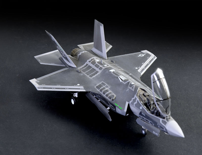 Italeri F - 35A Lightning ll 1/72 Model Kit image