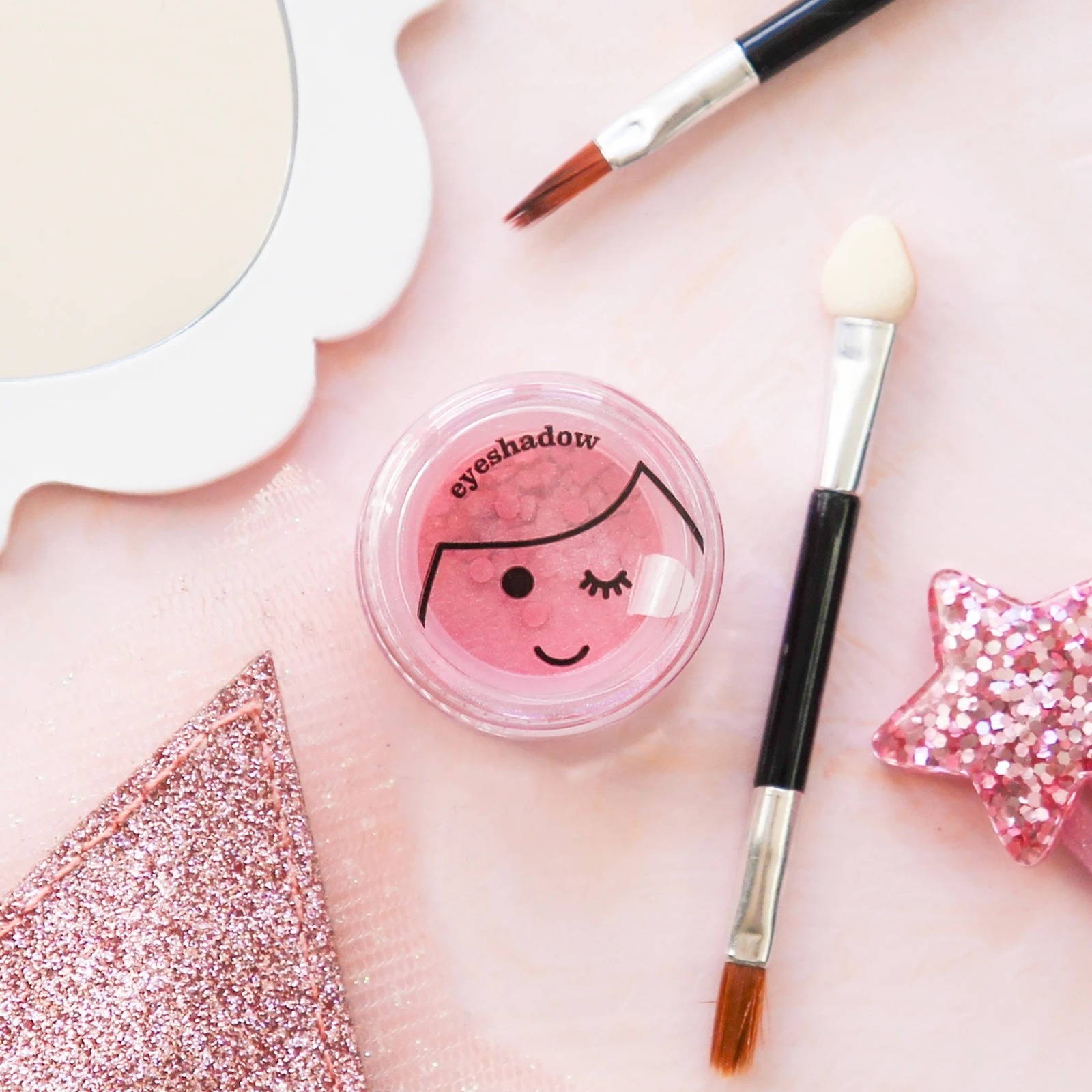 No Nasties: Shimmery Eyeshadow - Pink image
