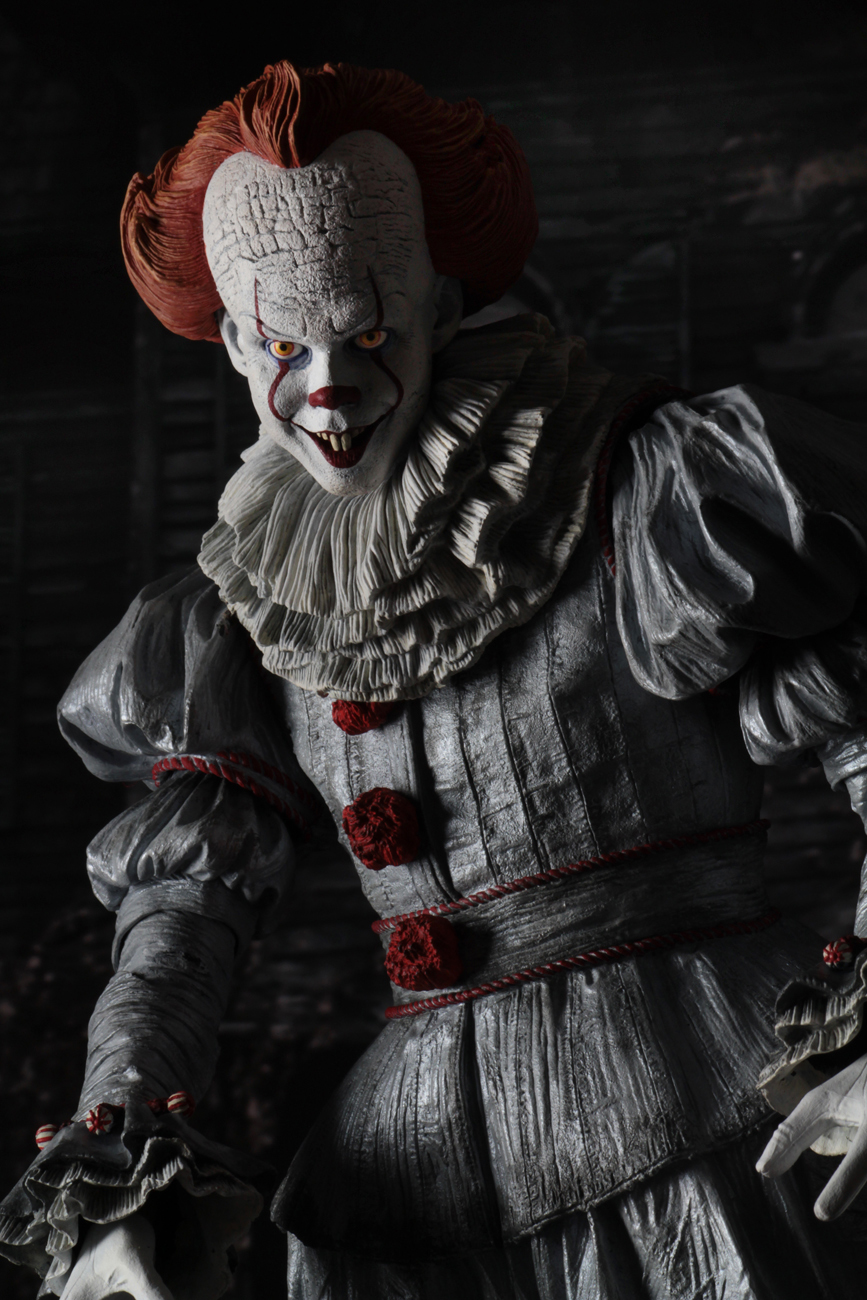 It (2017): Pennywise - 1:4 Scale Action Figure image
