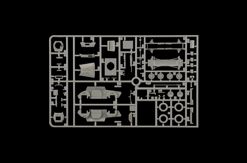 Italeri: 1/72 Autoblinda AB-40 Ferroviaria - Model Kit image