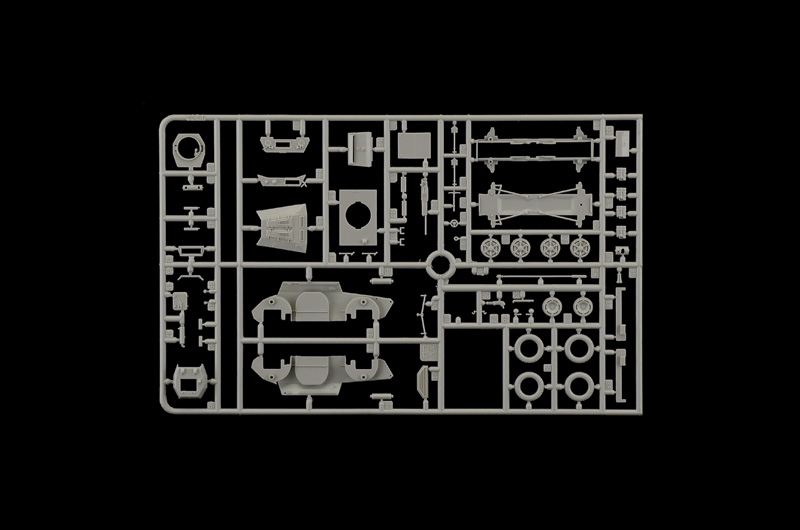 1/72 Autoblinda AB-40 Ferroviaria - Model Kit image