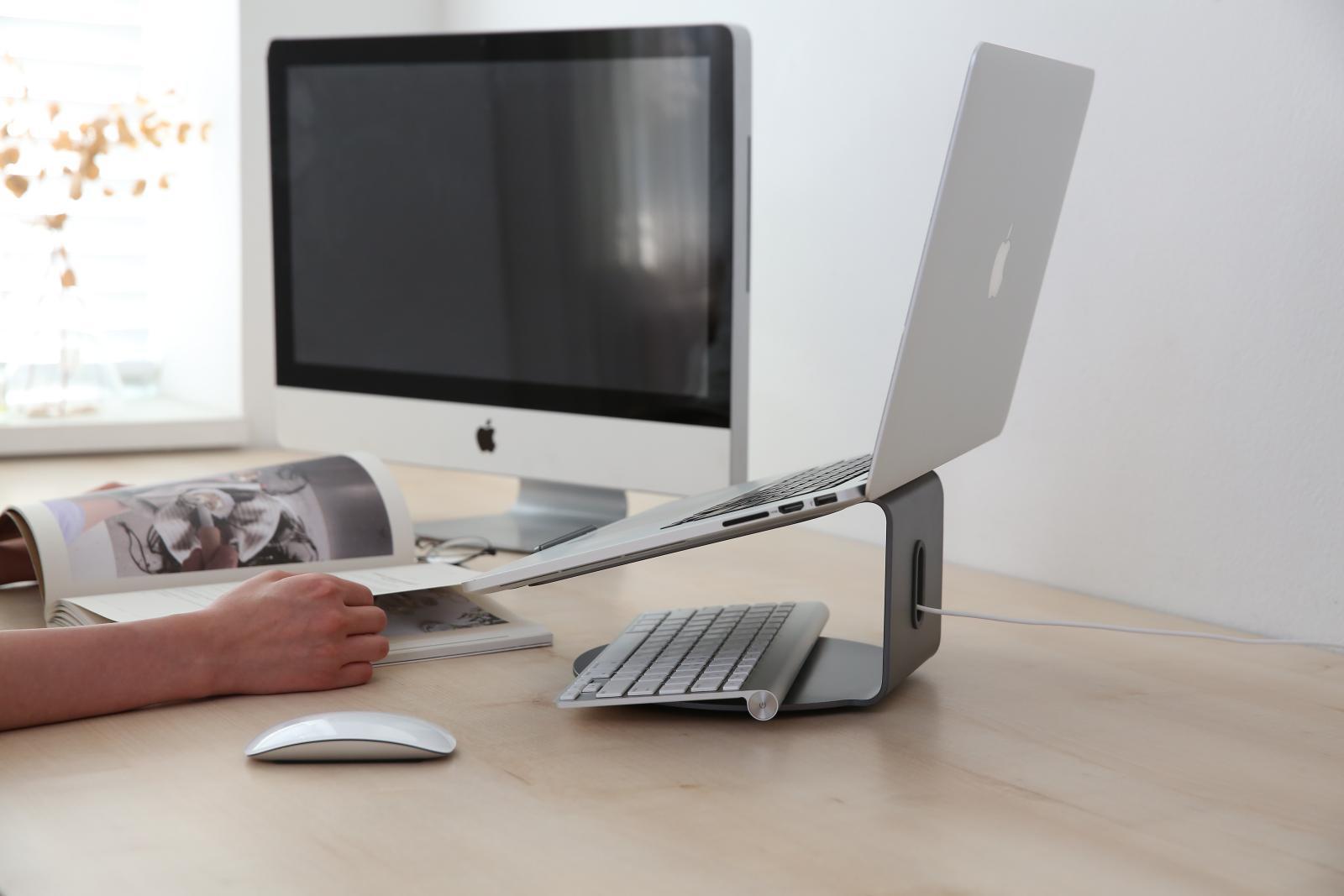 Pout EYES 4 360° Aluminium Laptop Stand at Mighty Ape NZ