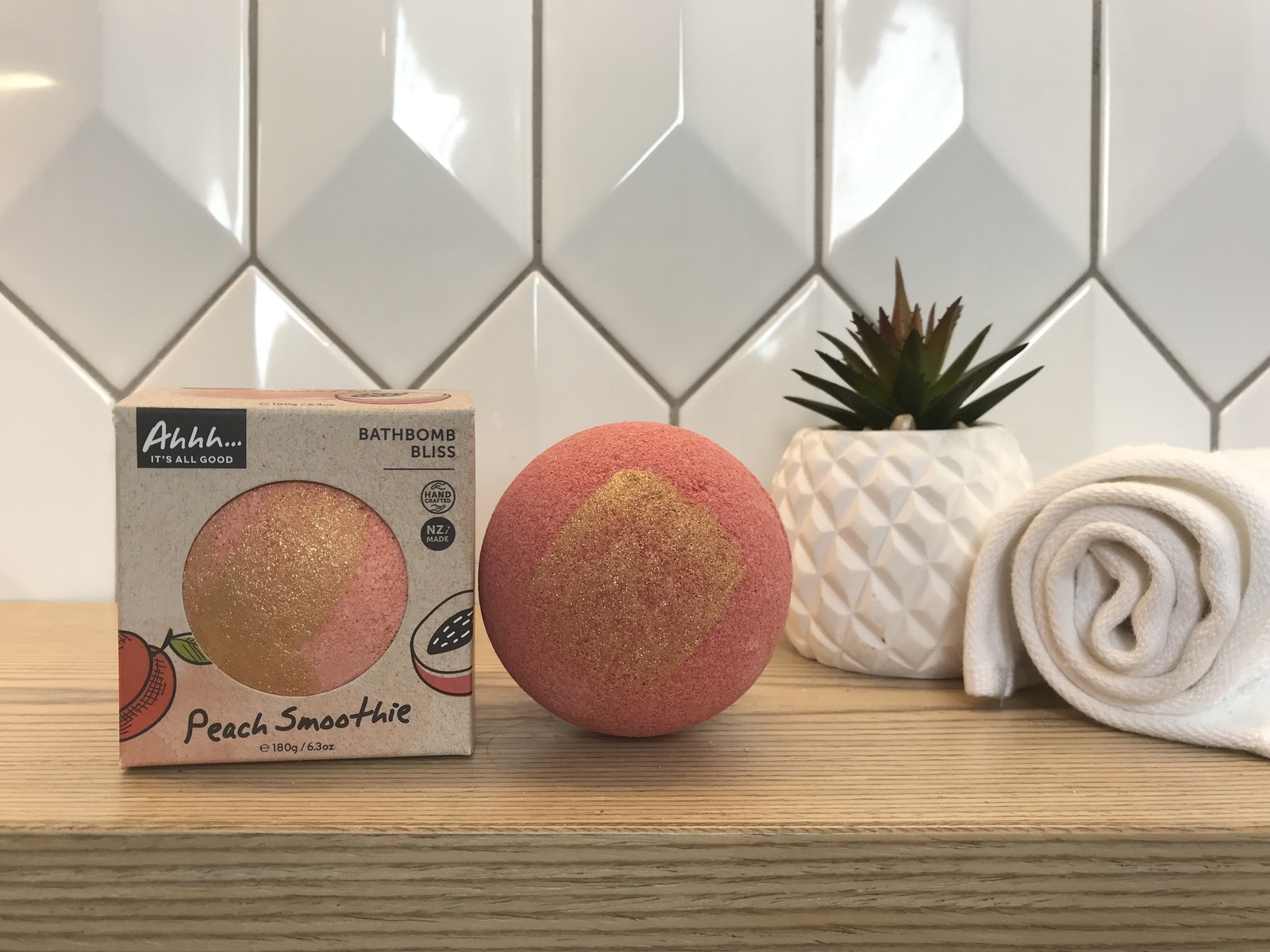 Ahhh Soaps Bath Bomb - Peach Smoothie (180g)