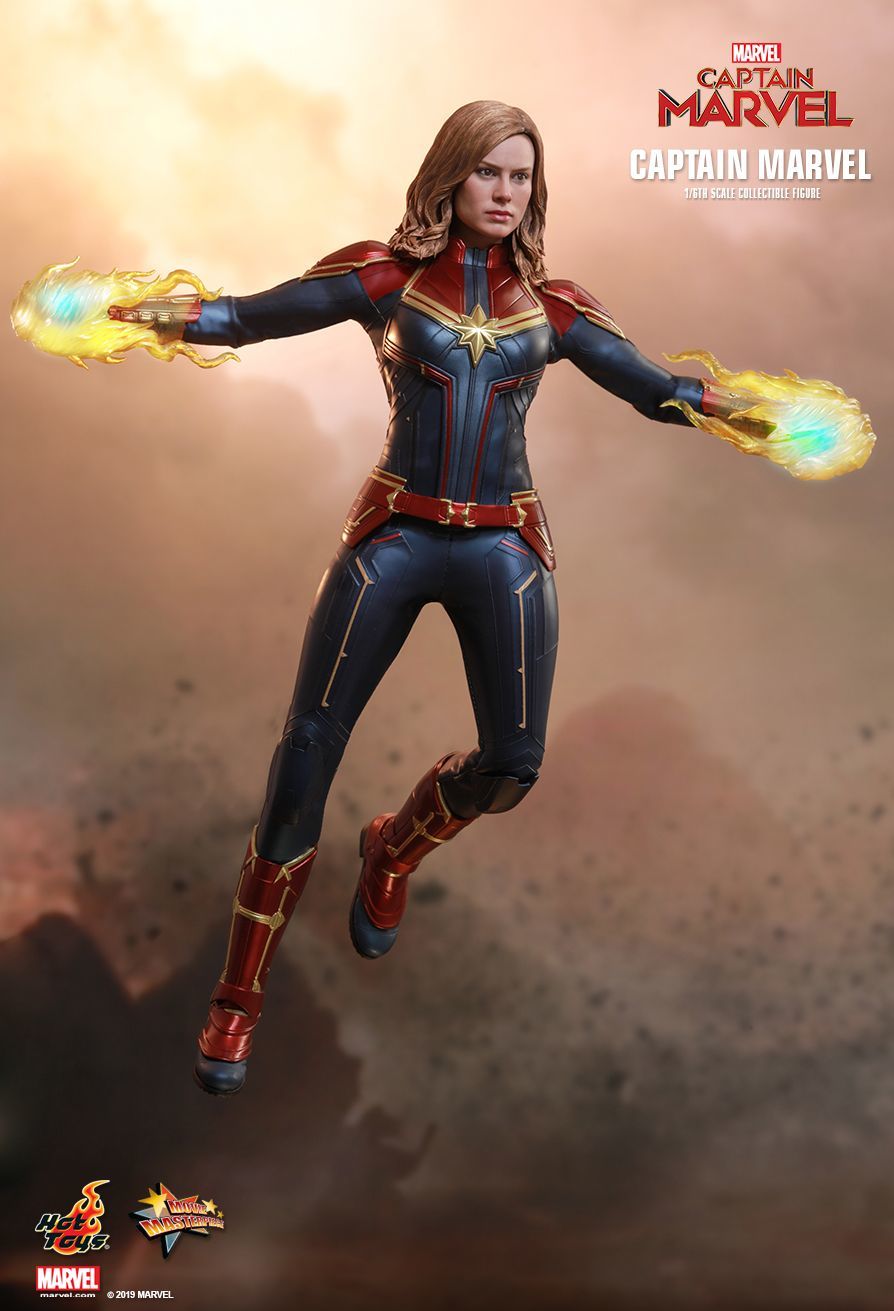 Captain Marvel: Captain Marvel - 12" Articulated Figure image
