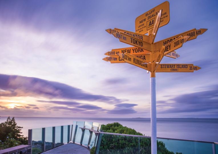 Holdson: Explore New Zealand: Series 2 - Stirling Point - 100 Piece Puzzle image
