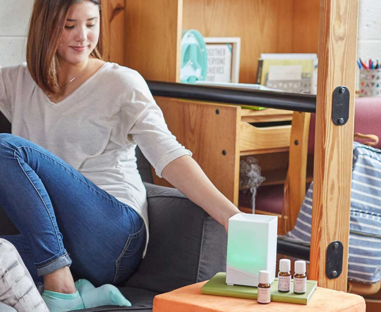 Ellia Hope Ultrasonic Essential Oil Diffuser/Colour Light Lamp (White) image
