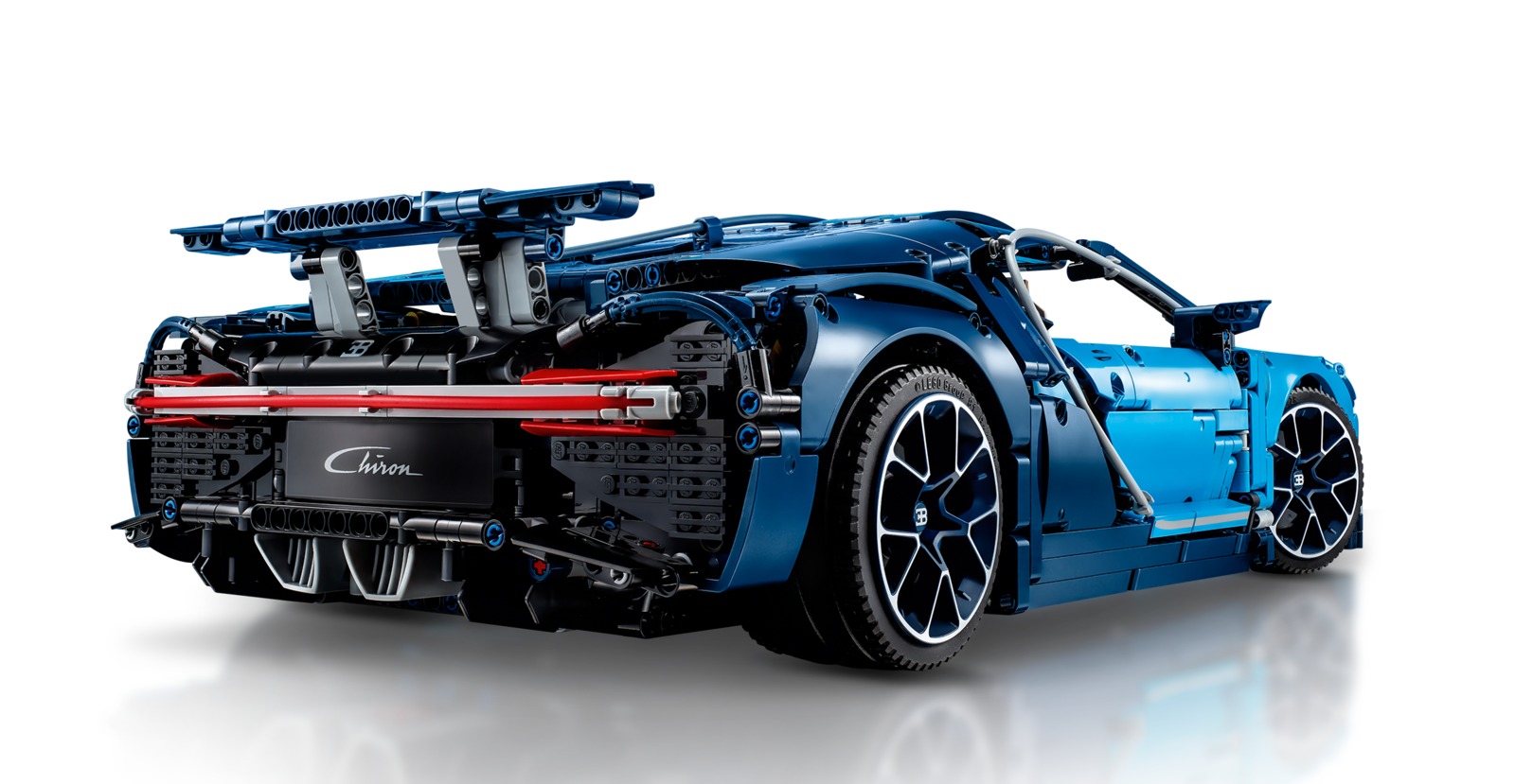 LEGO Technic: Bugatti Chiron (42083) image