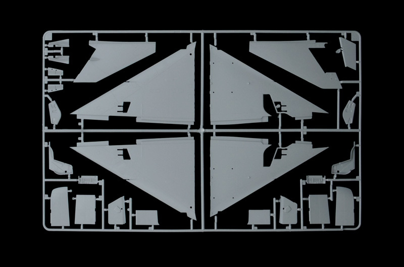 Italeri: 1/32 Dassault Mirage III E/R Model Kit image