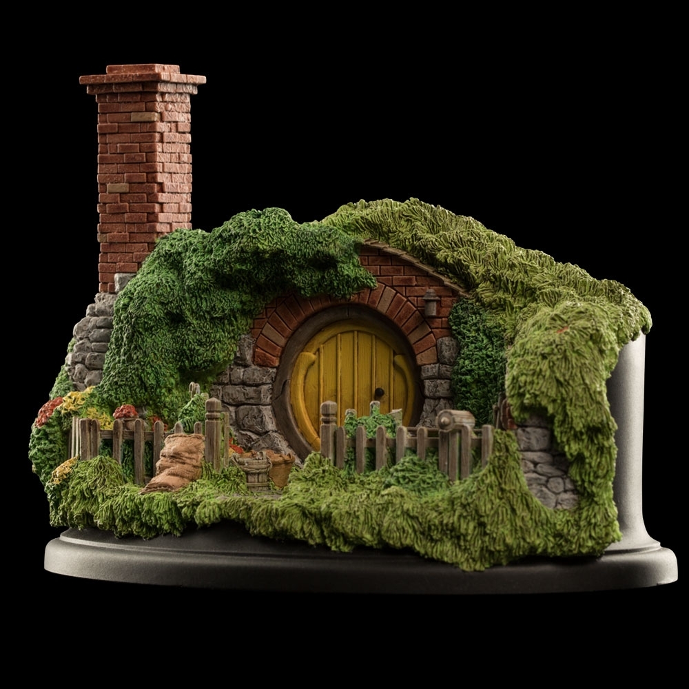 The Hobbit: 16 Bagshot Row - Hobbit Hole Statue