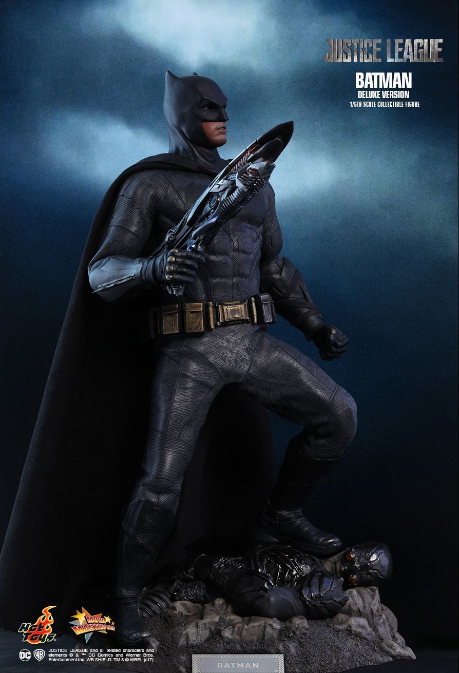Justice League - Batman (Deluxe Edition) - 12" Articulated Figure image