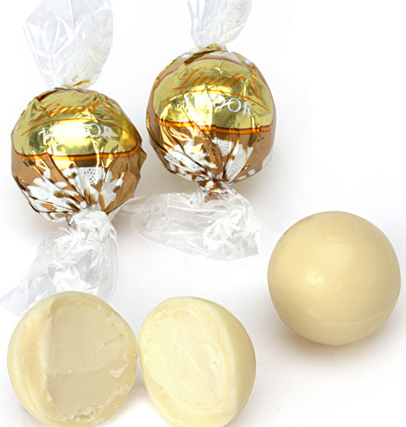 Lindt - Lindor Truffles White (60 Pieces) image